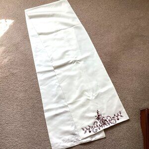 White Wedding Christening Rectangle Table Runner Red Embroidery Beads Linens